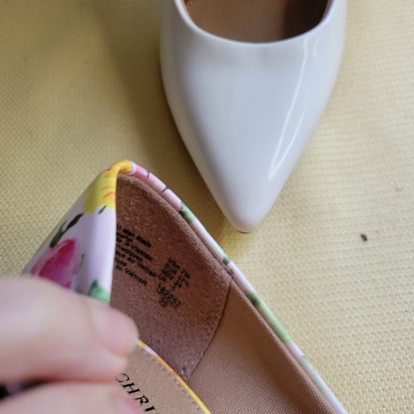 Women's Christian Siriano White Floral Heels Size 7W - Picture 6 of 9